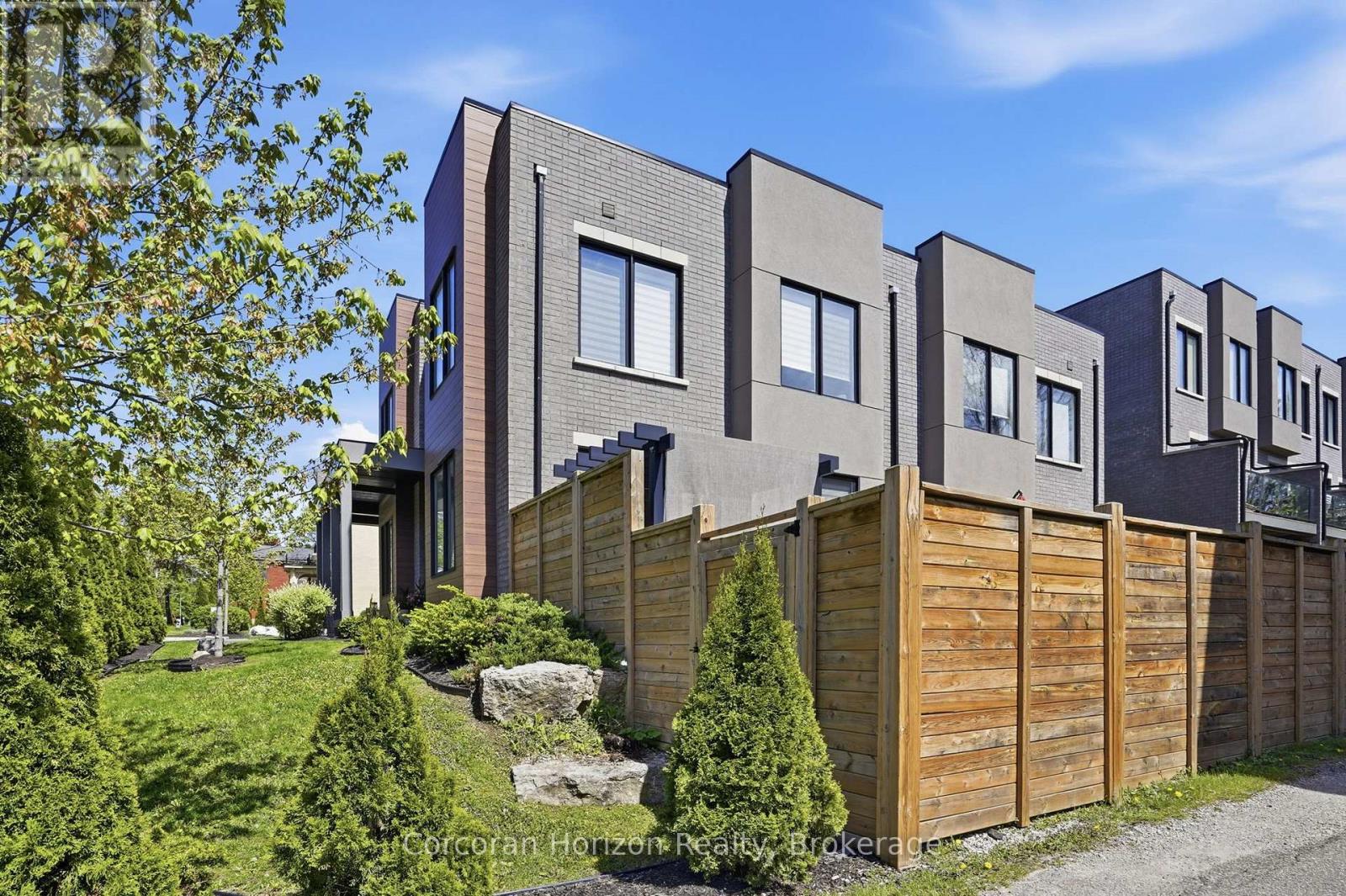 #21 107 CONCESSION STREET - 30