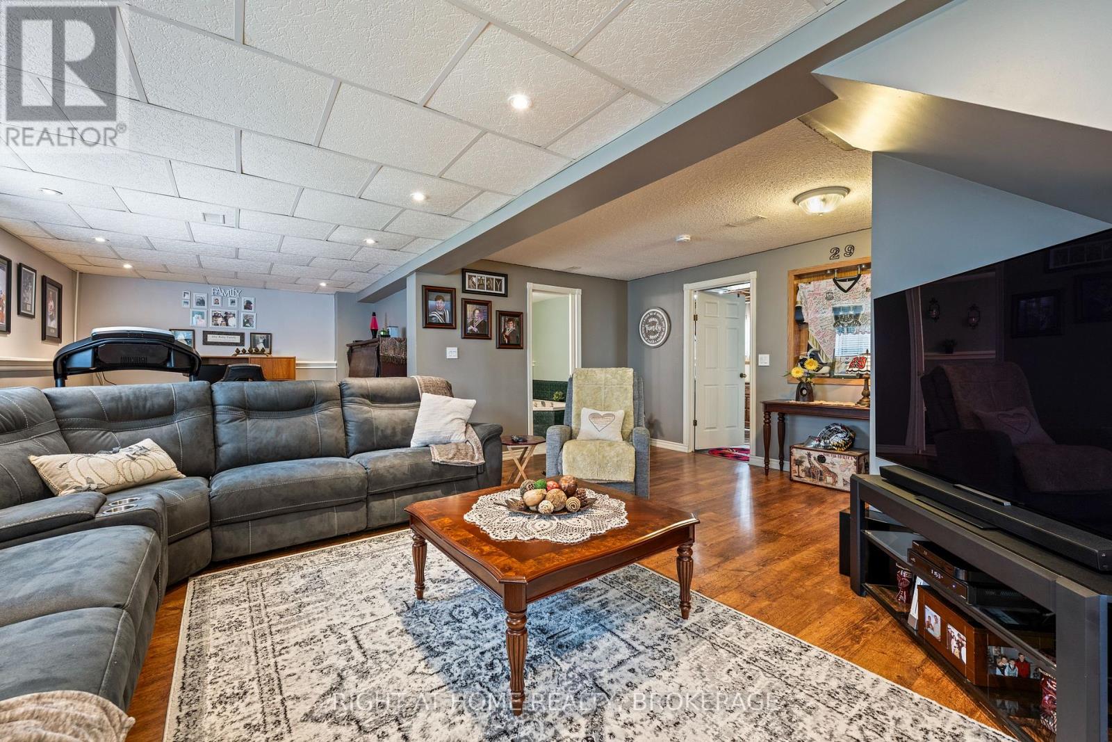 139 QUAKER ROAD - 41