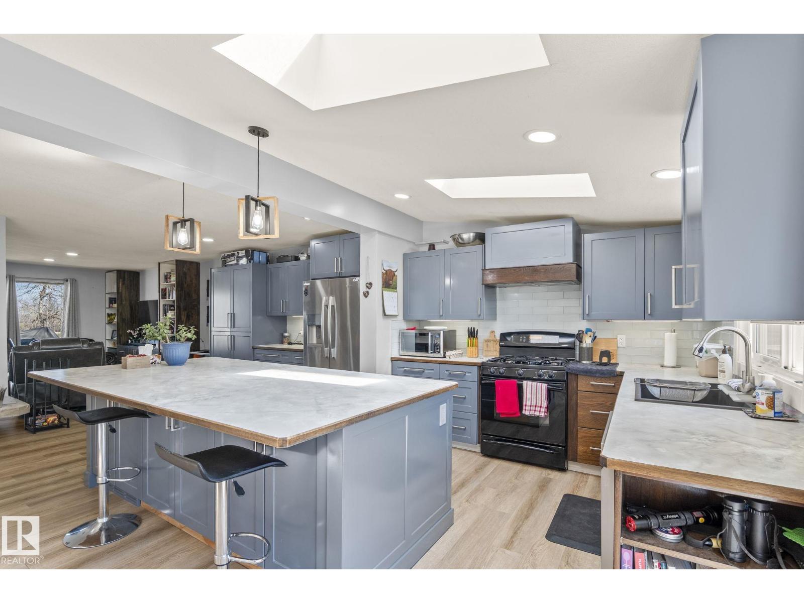 23133 TWP RD 502 - 18