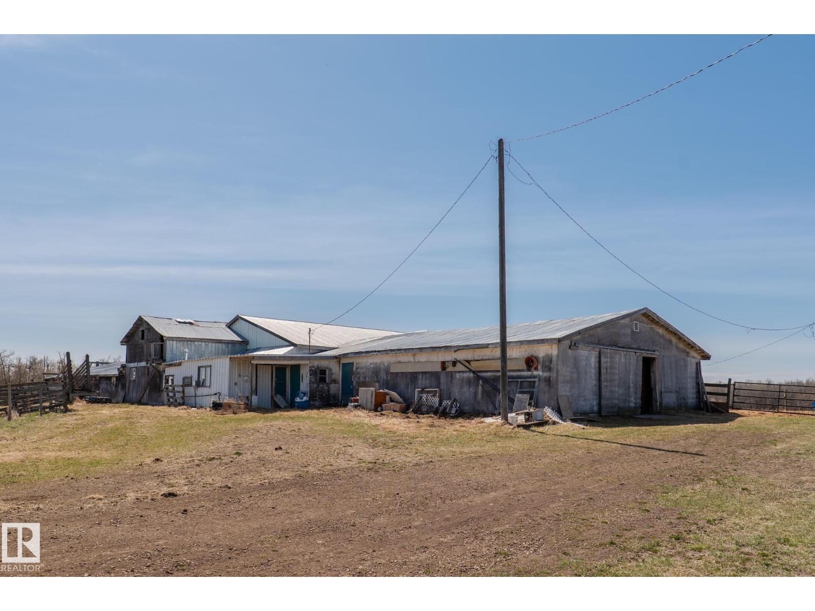 23133 TWP RD 502 - 44