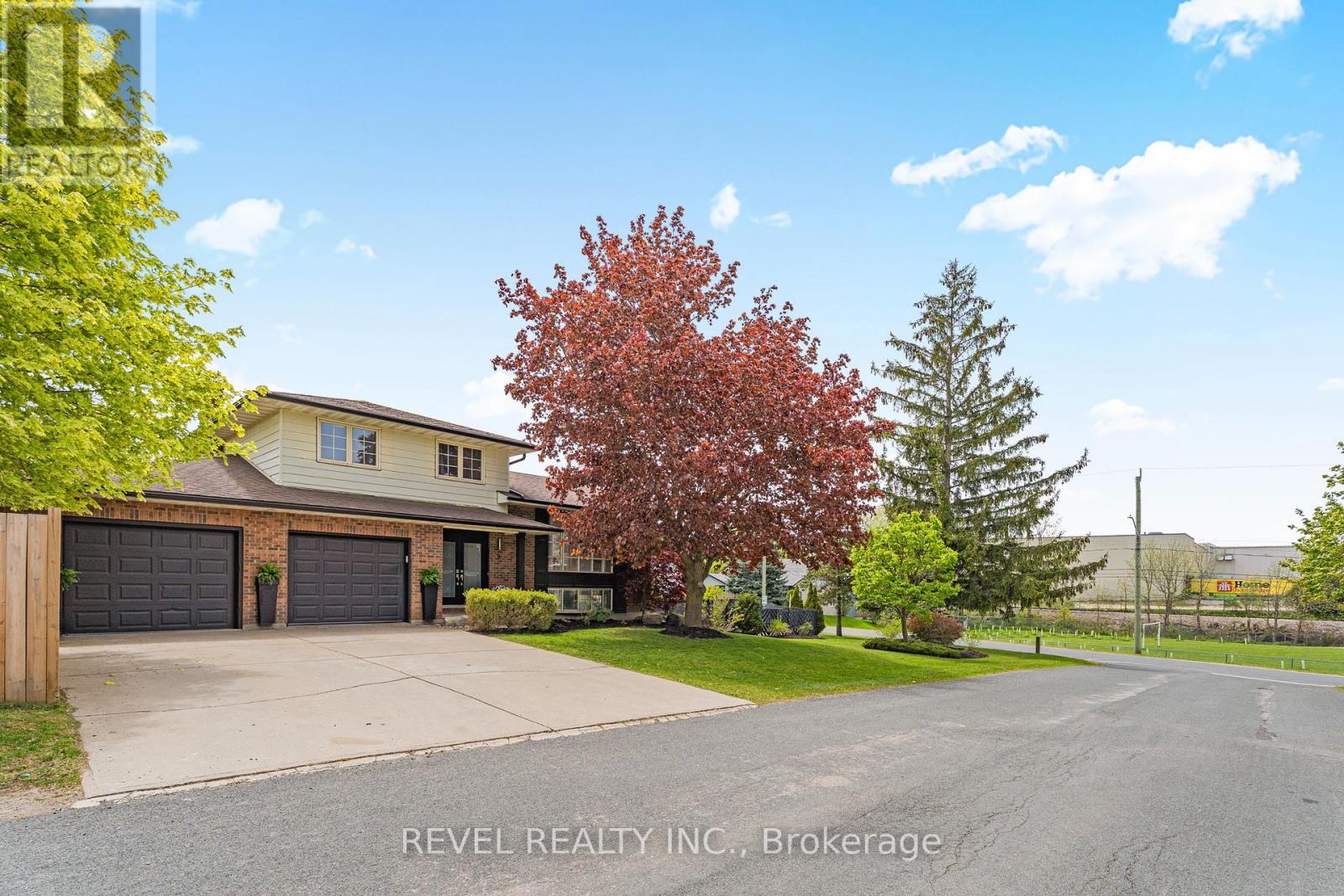 9 HIGH CREST LANE W - 1
