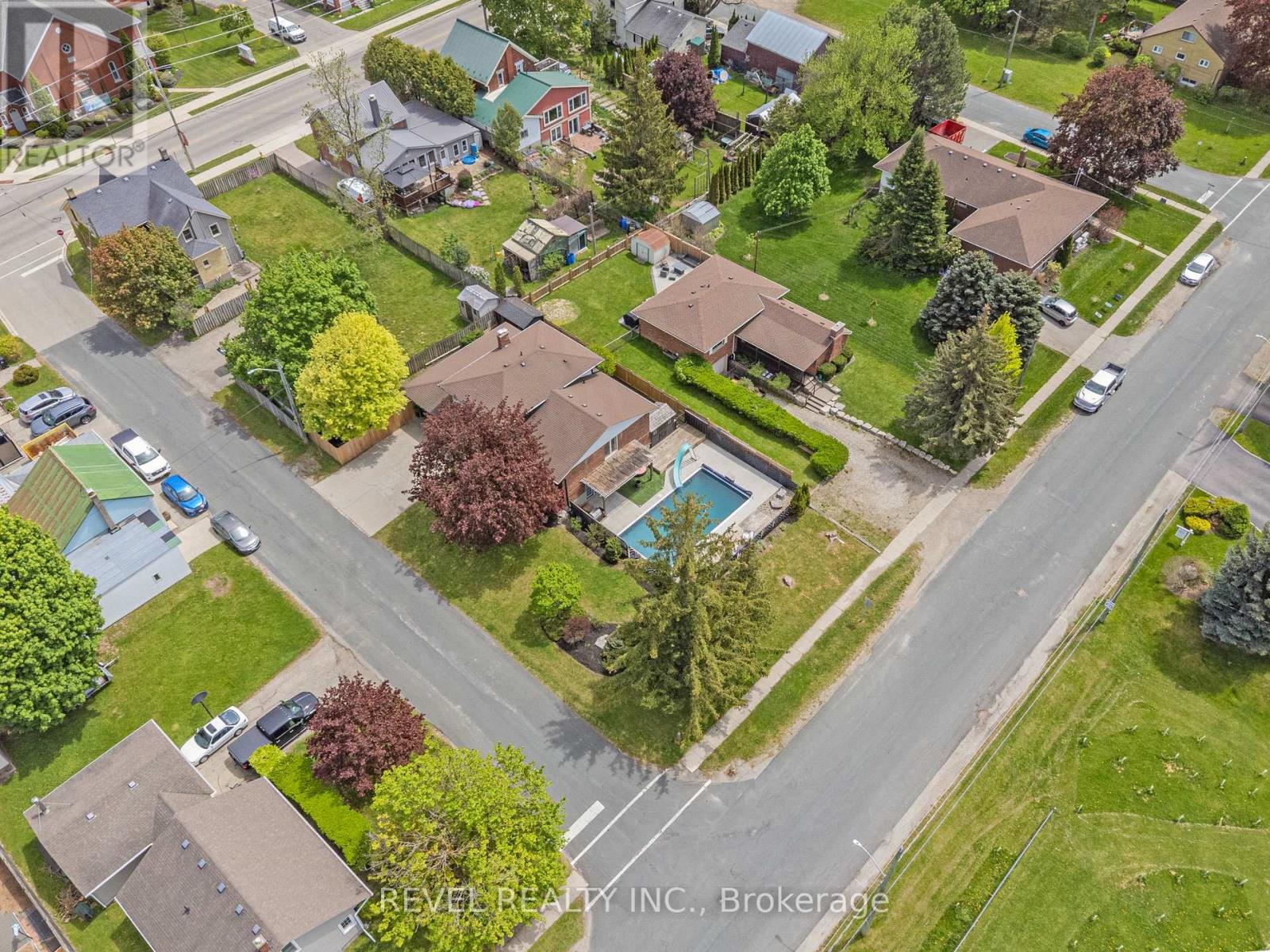 9 HIGH CREST LANE W - 43