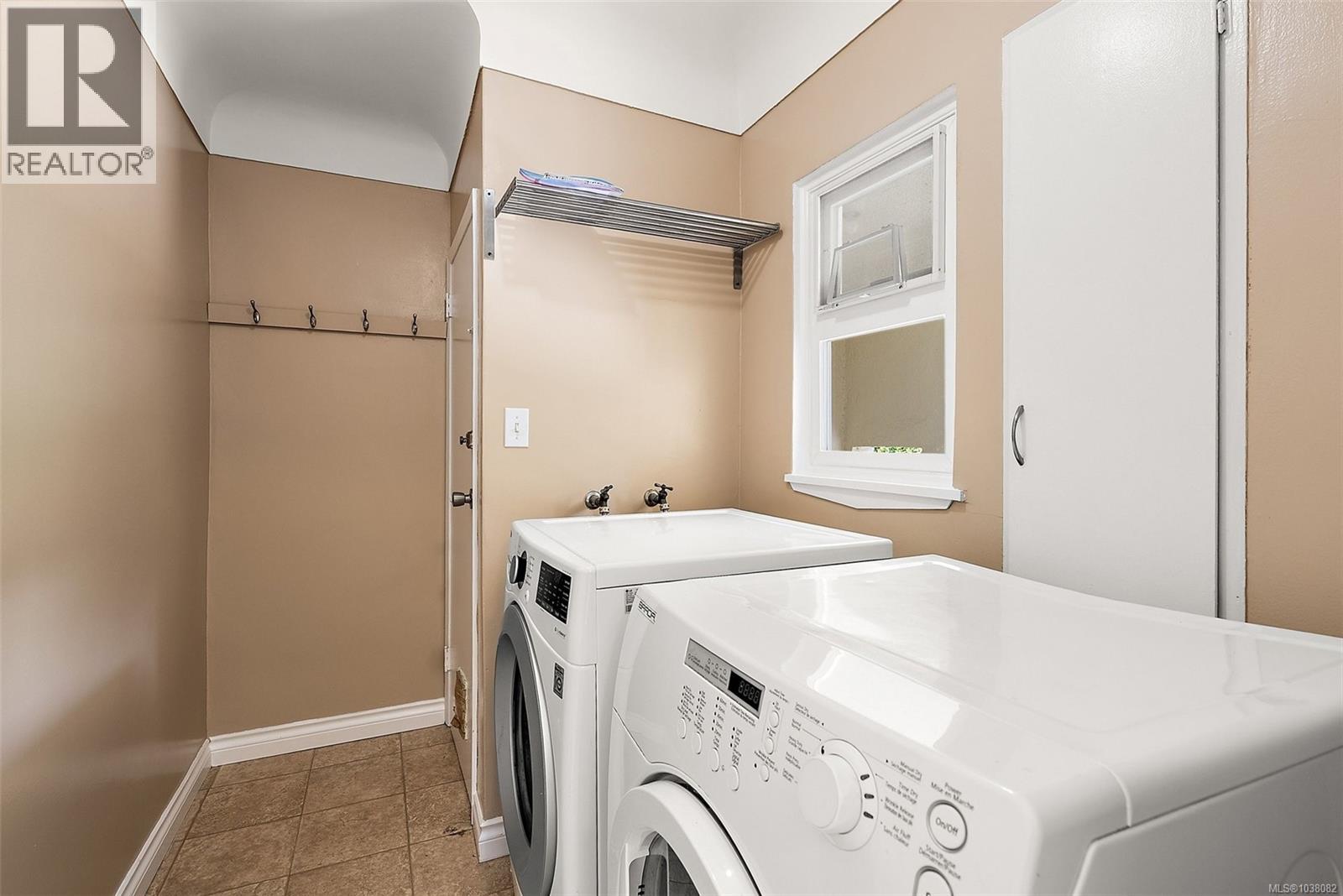 3851 Saul St - 11