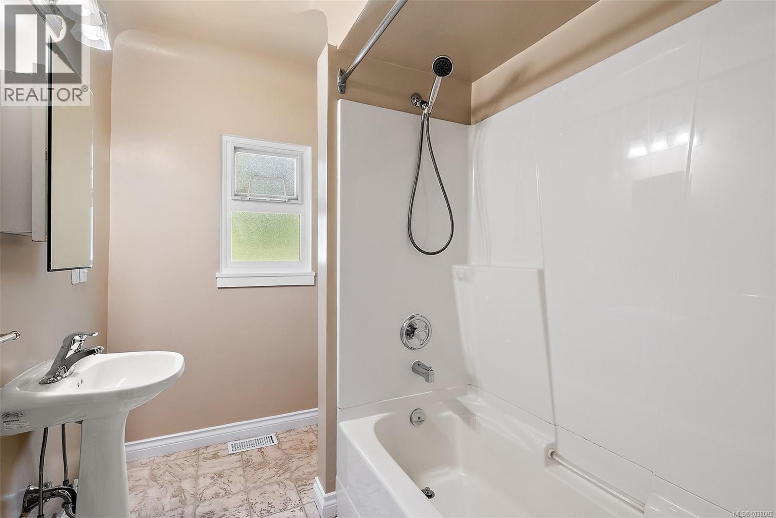  3851 Saul Street, Saanich