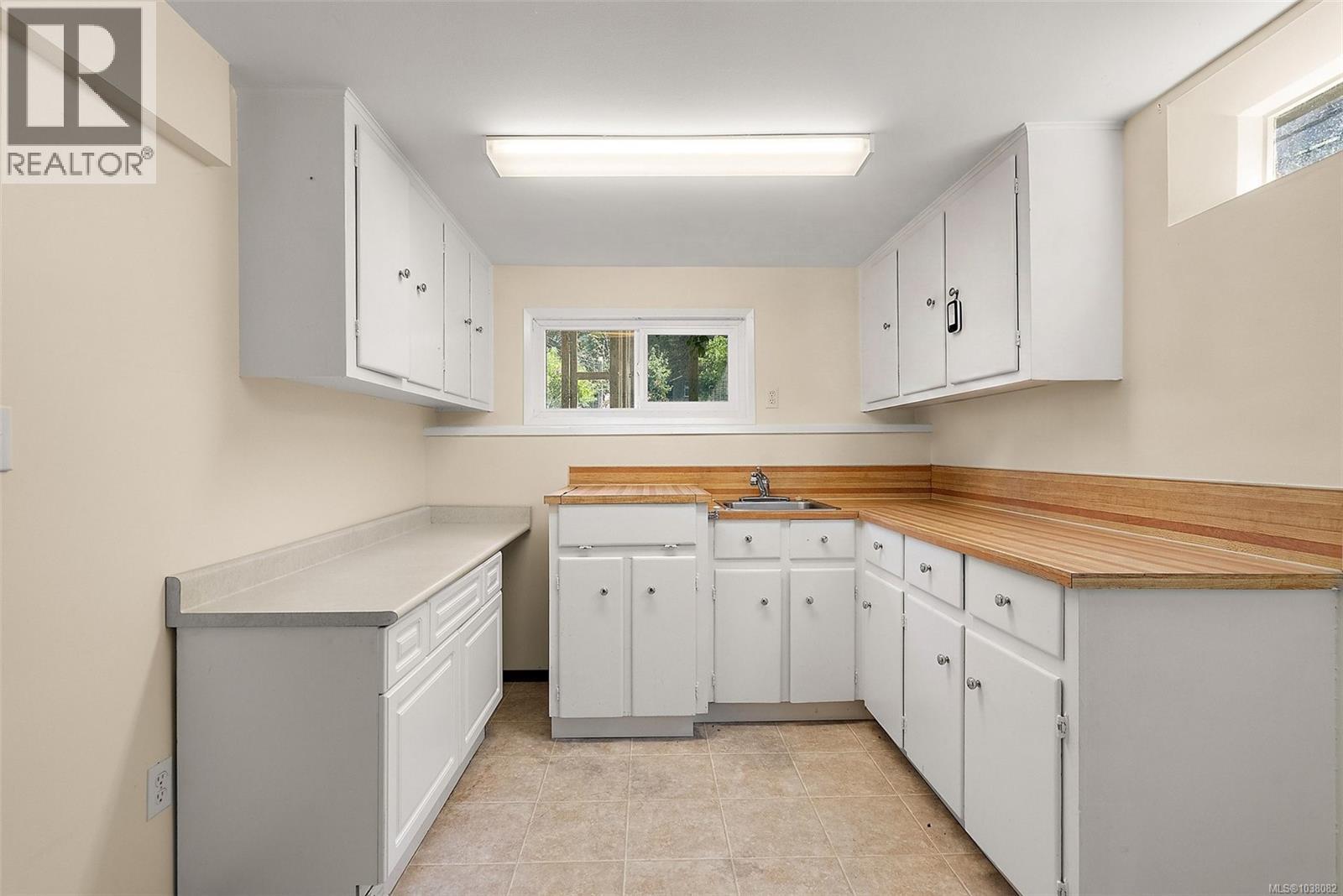  3851 Saul Street, Saanich