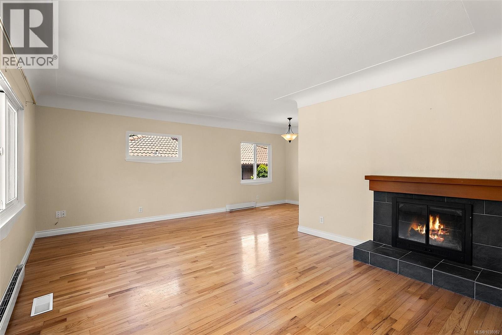3851 Saul St - 3