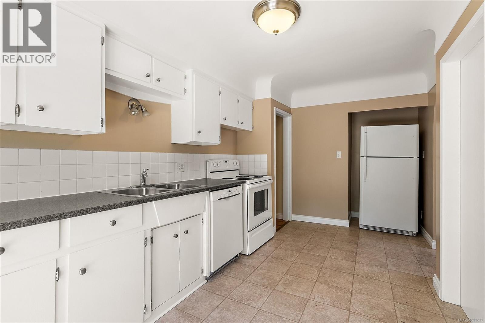 3851 Saul St - 9