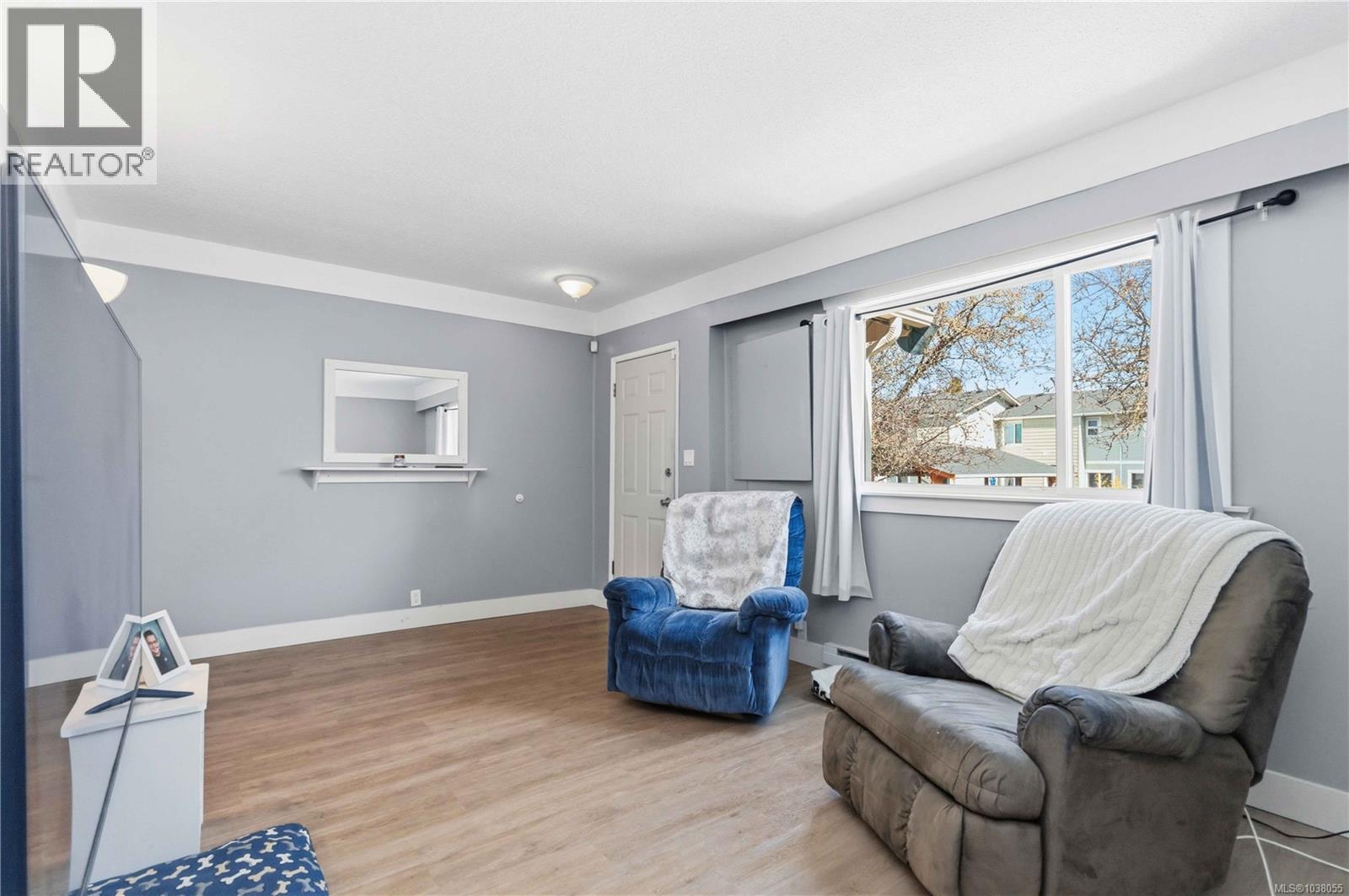 938 Hereward Rd - 11