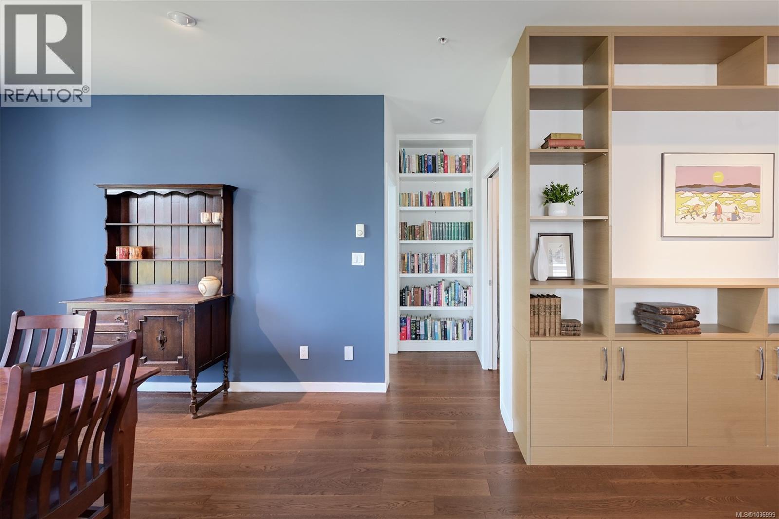 302 1014 Park Boulevard, Victoria