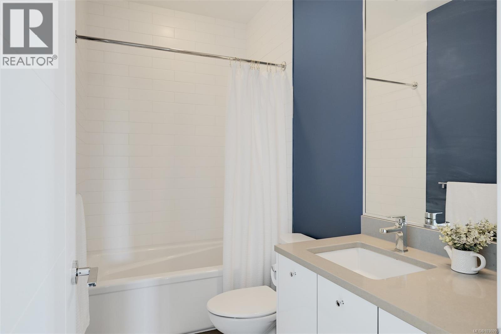 302 1014 Park Boulevard, Victoria