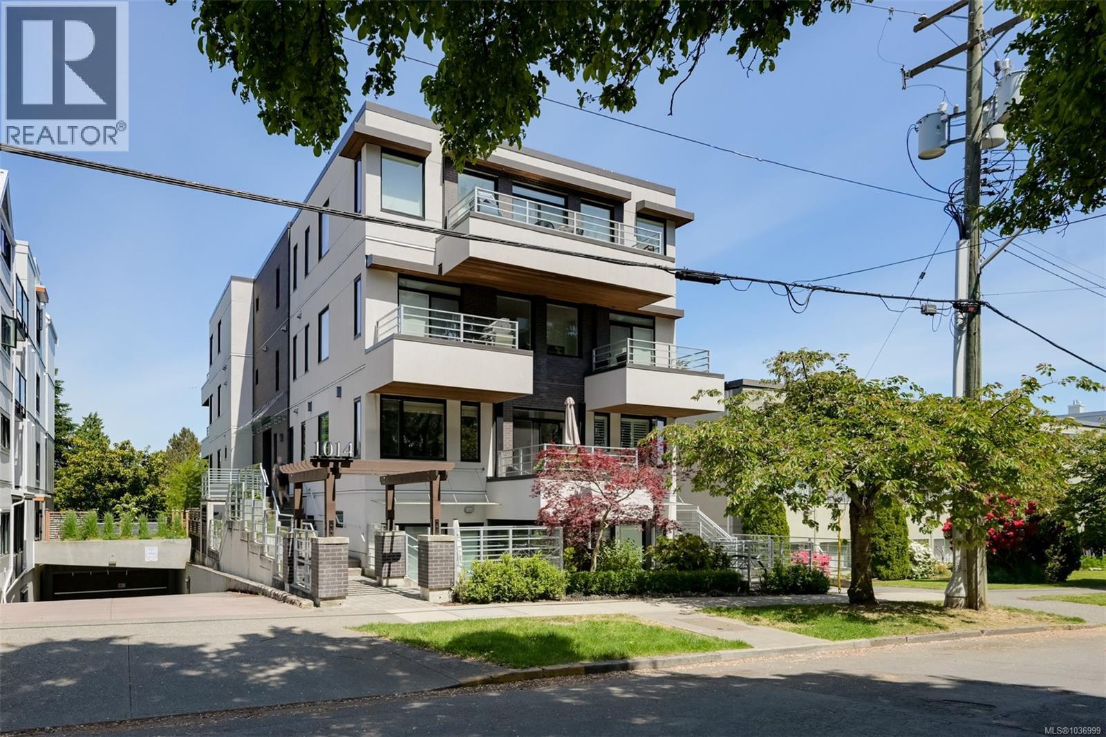 302 1014 Park Boulevard, Victoria
