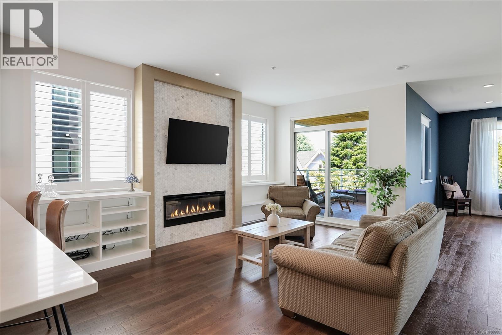 302 1014 Park Boulevard, Victoria
