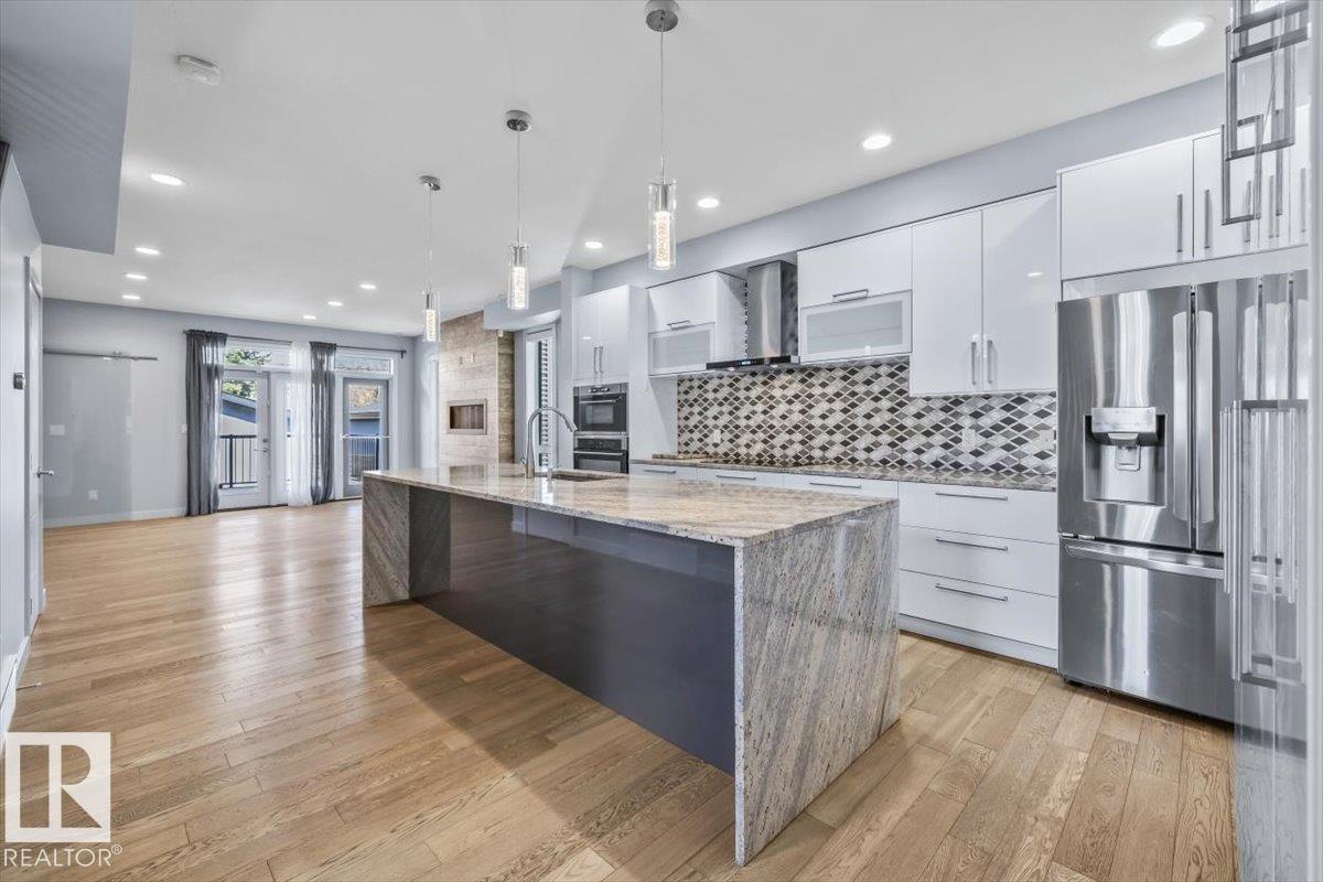 8706 88 AV NW - 4
