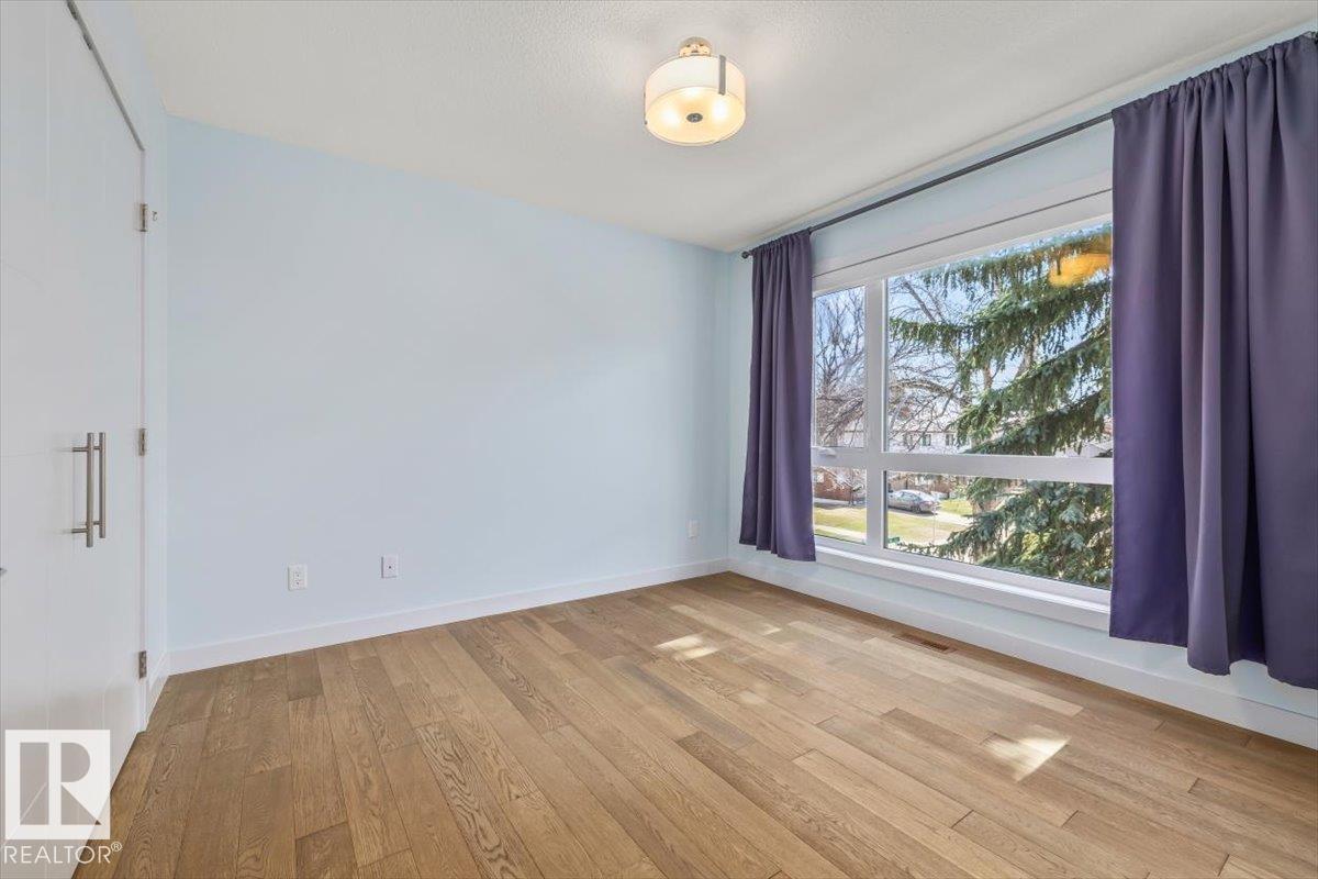 8706 88 AV NW - 34