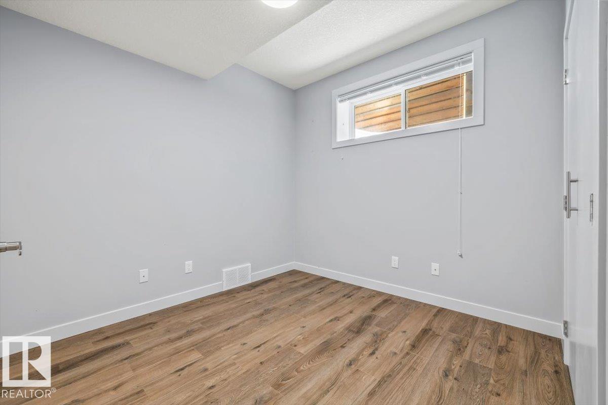 8706 88 AV NW - 46