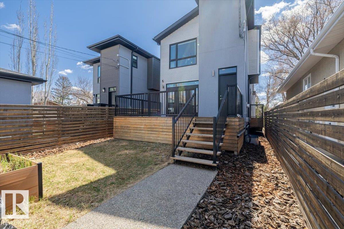 8706 88 AV NW - 52