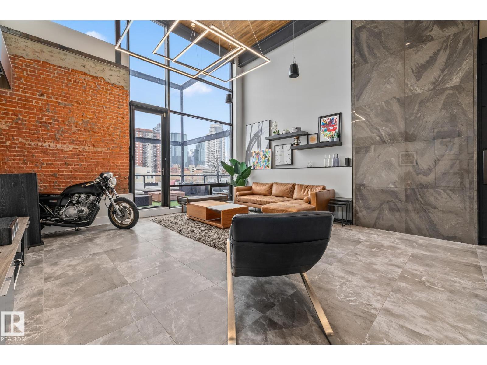 #314 10309 107 ST NW - 5