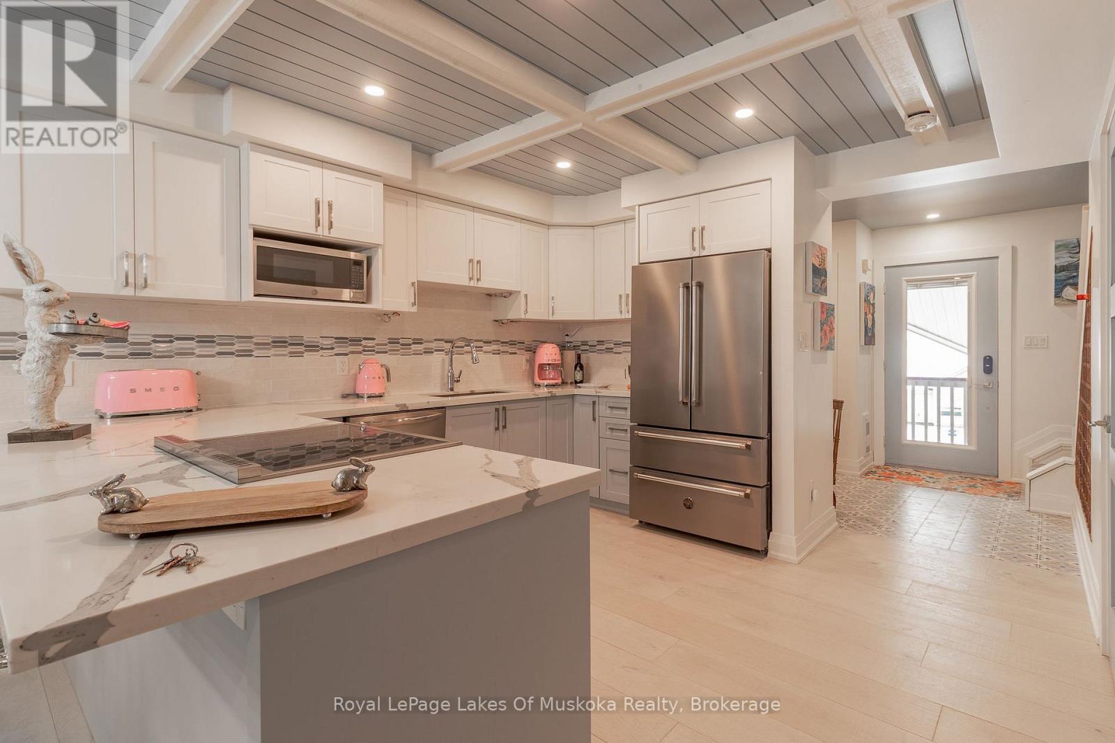 #208 10 COVESIDE DRIVE - 10