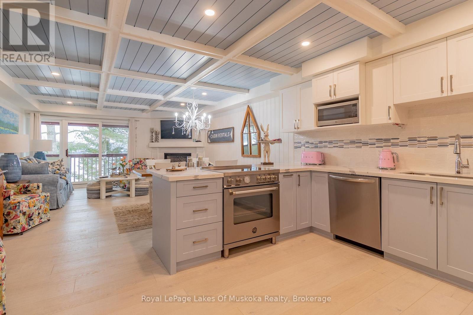 #208 10 COVESIDE DRIVE - 11