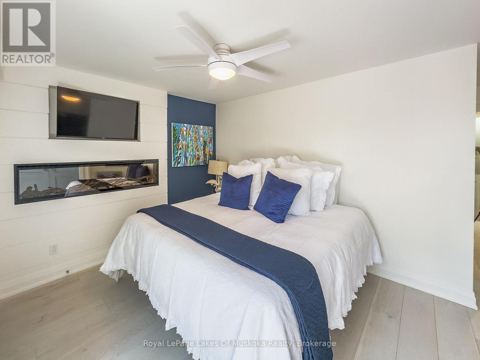 #208 10 COVESIDE DRIVE - 22