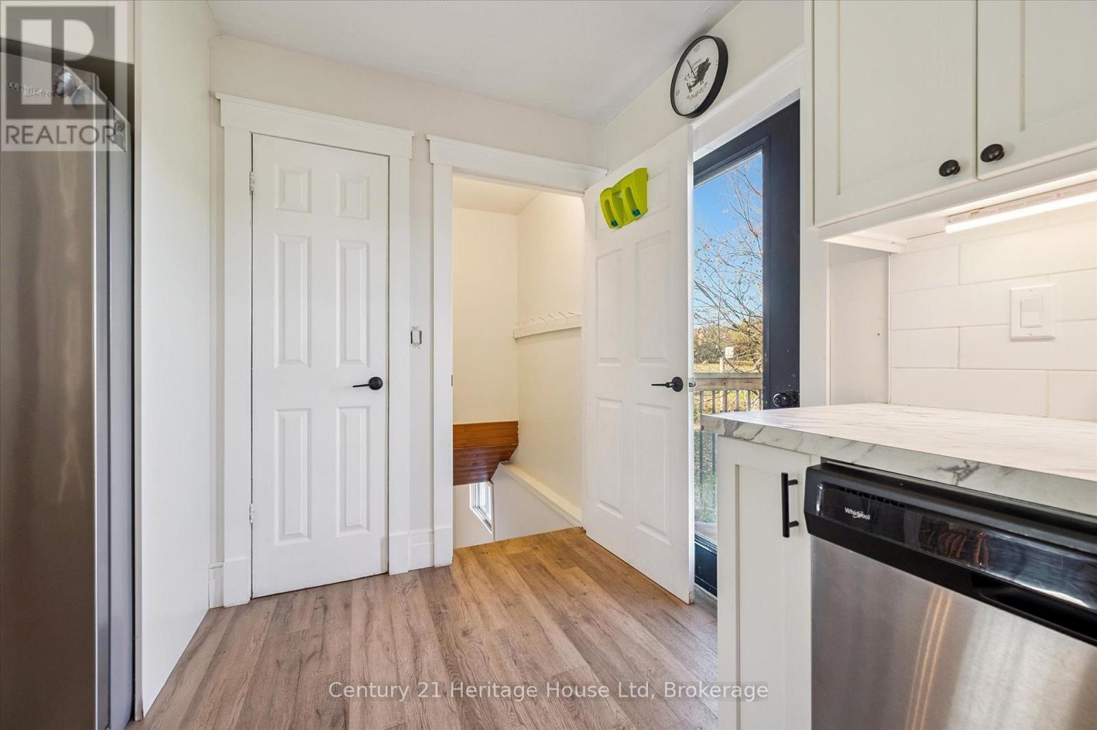 323135 DURHAM ROAD E - 33