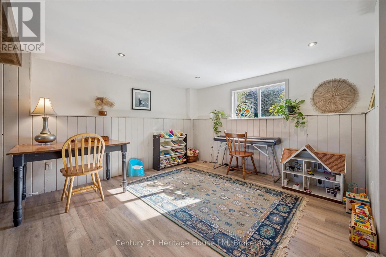 323135 DURHAM ROAD E - 35