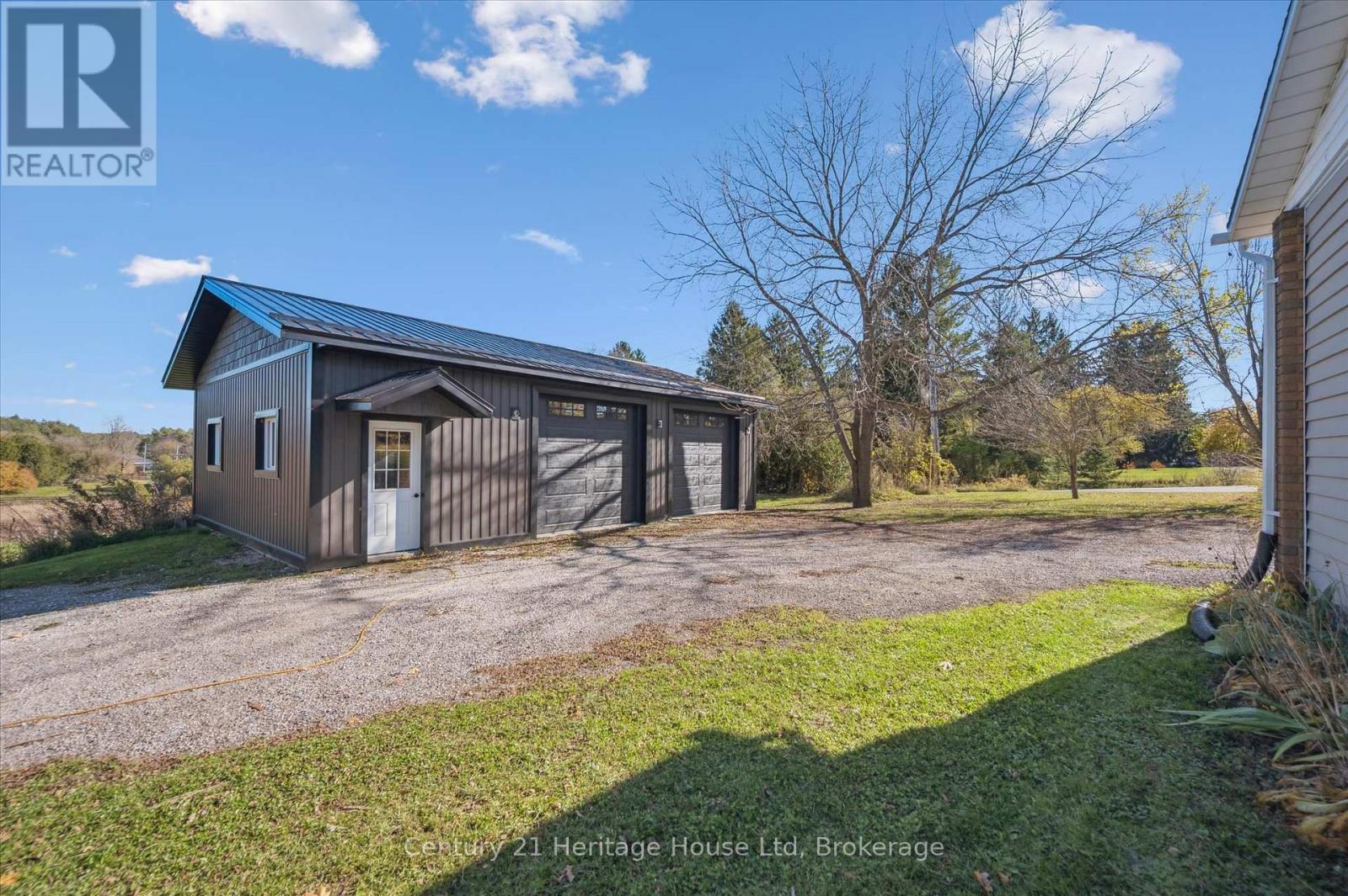 323135 DURHAM ROAD E - 43