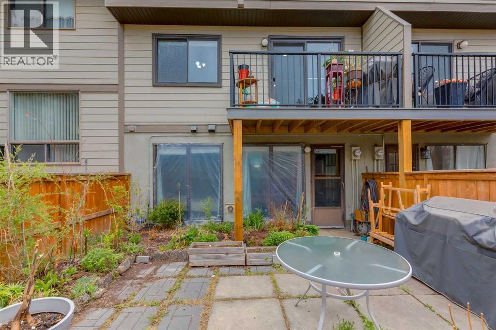 #56 5019 46 Avenue SW - 28