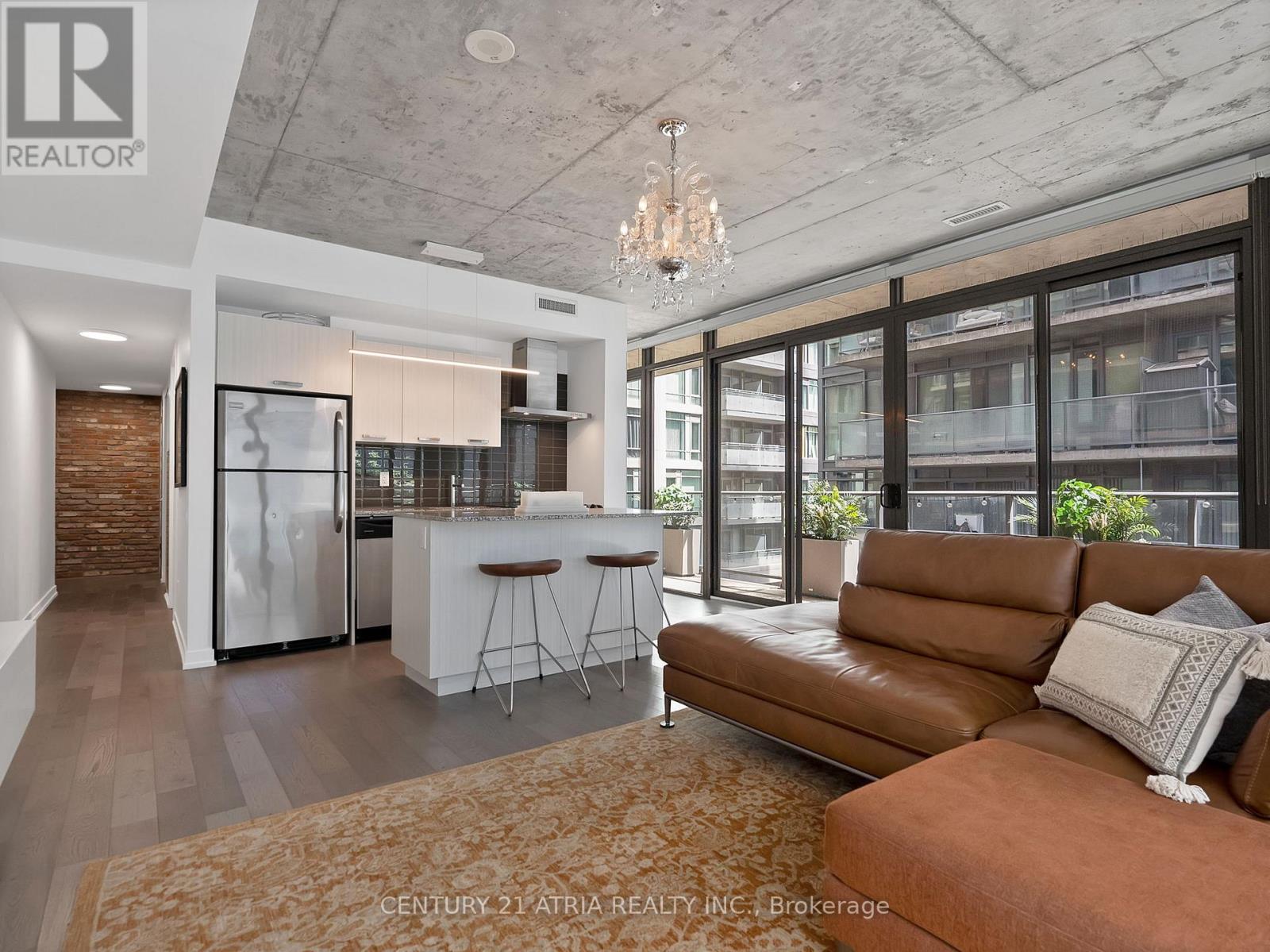 #318 95 BATHURST STREET - 11