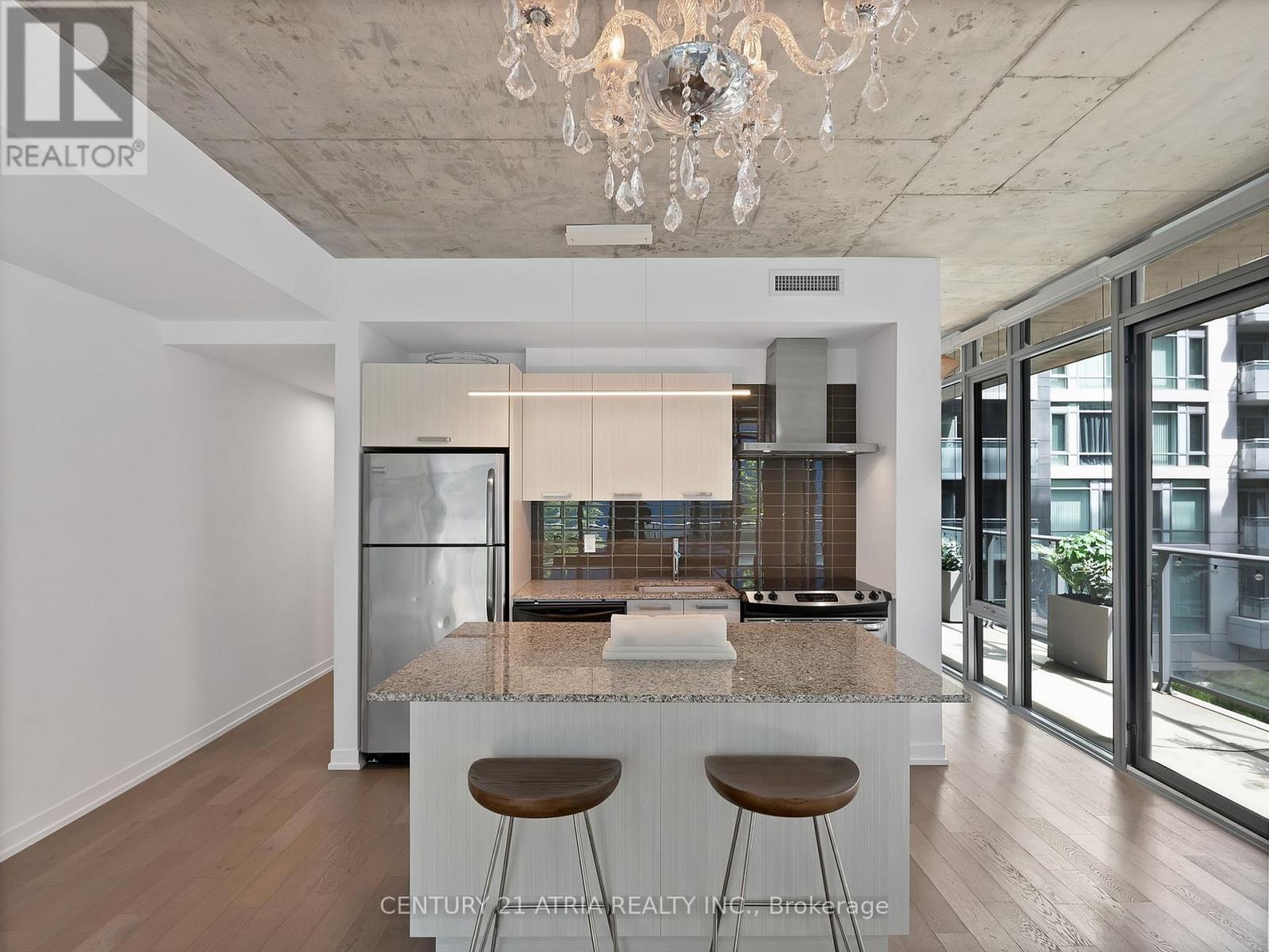 #318 95 BATHURST STREET - 12