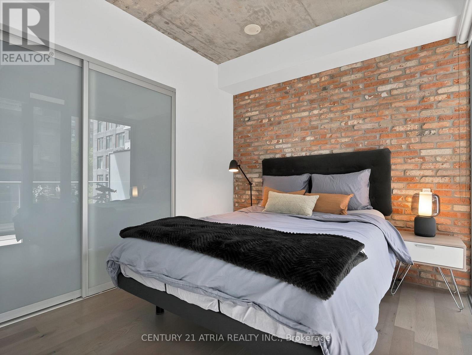 #318 95 BATHURST STREET - 14