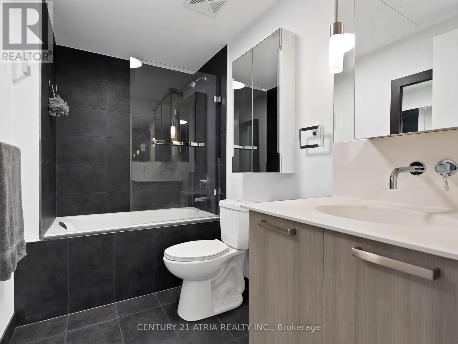 #318 95 BATHURST STREET - 5