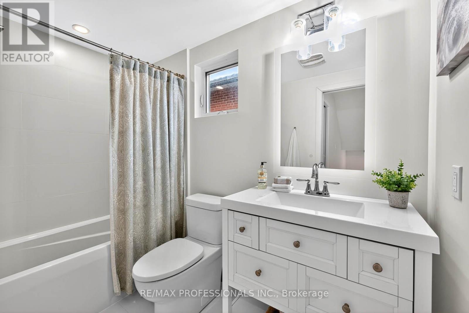 22 NINTH STREET - 21