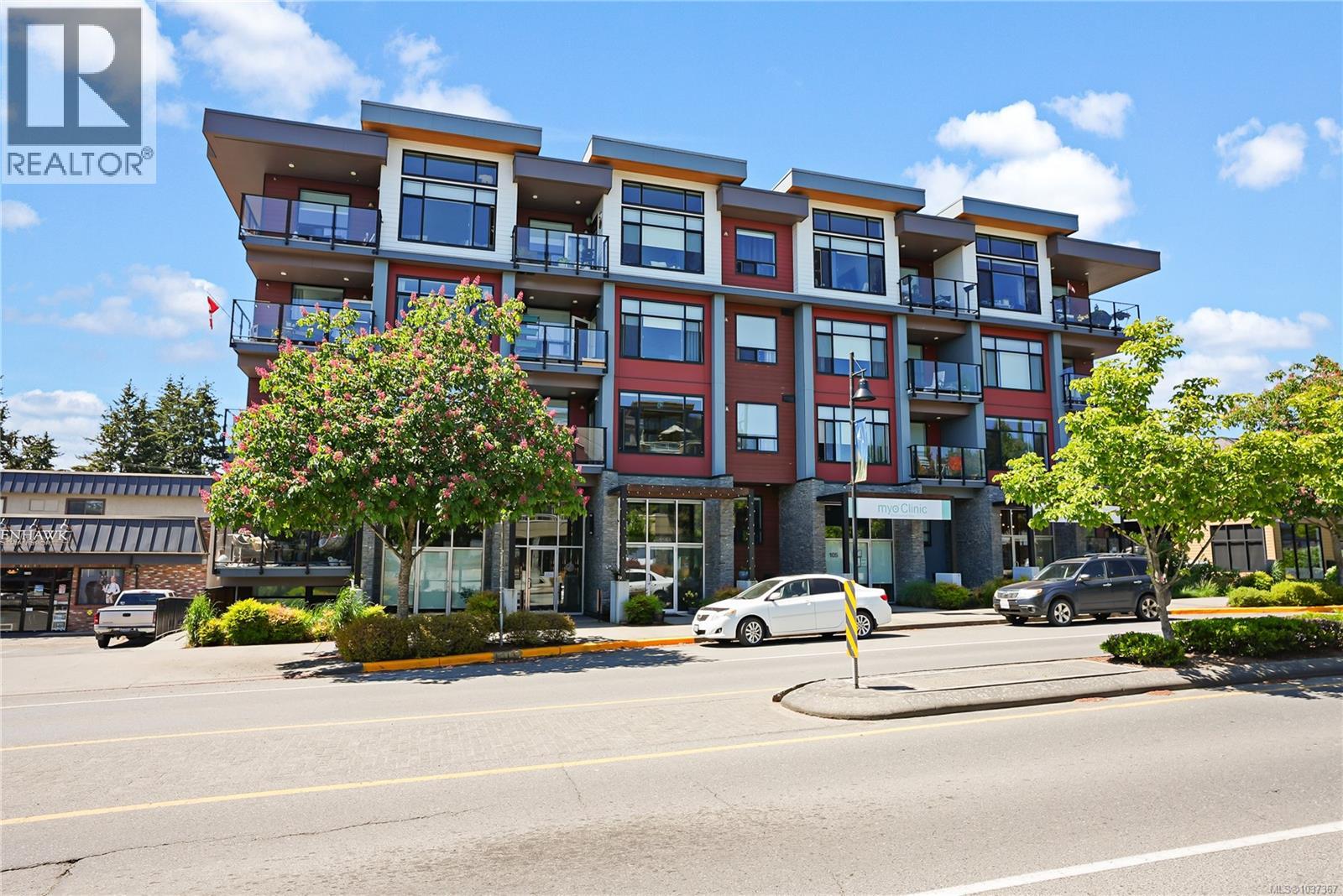 401 7162 West Saanich Rd, Central Saanich