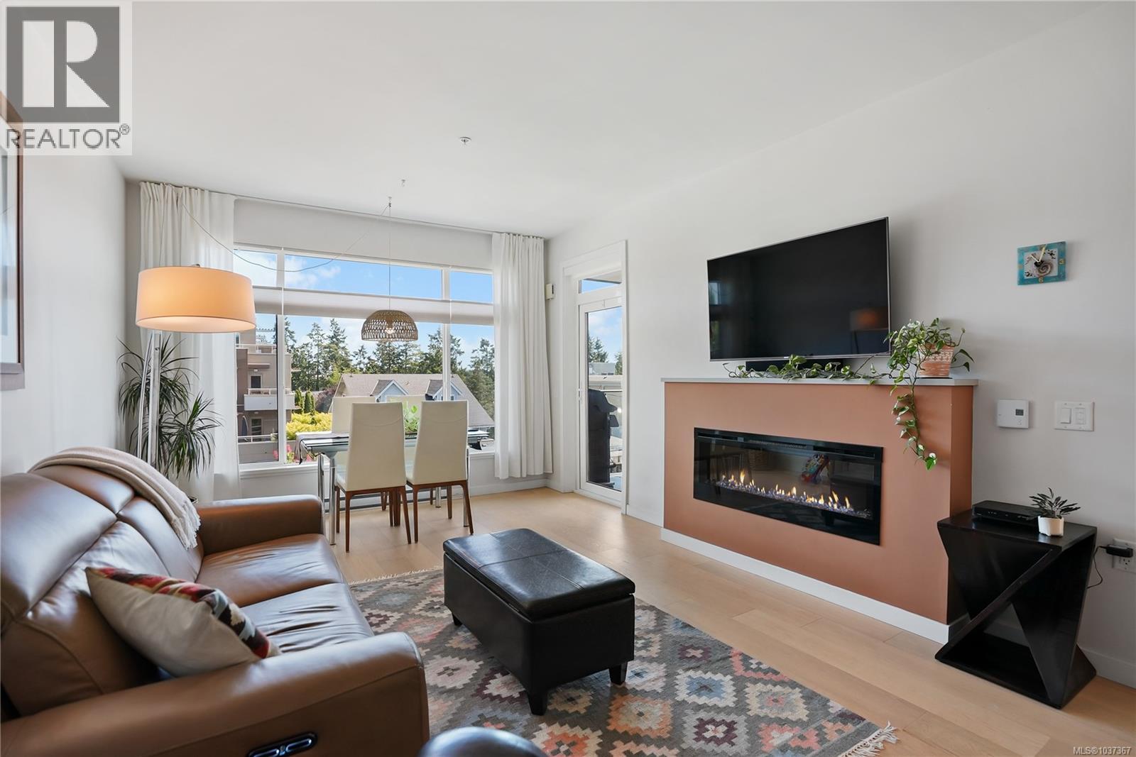 401 7162 West Saanich Rd, Central Saanich