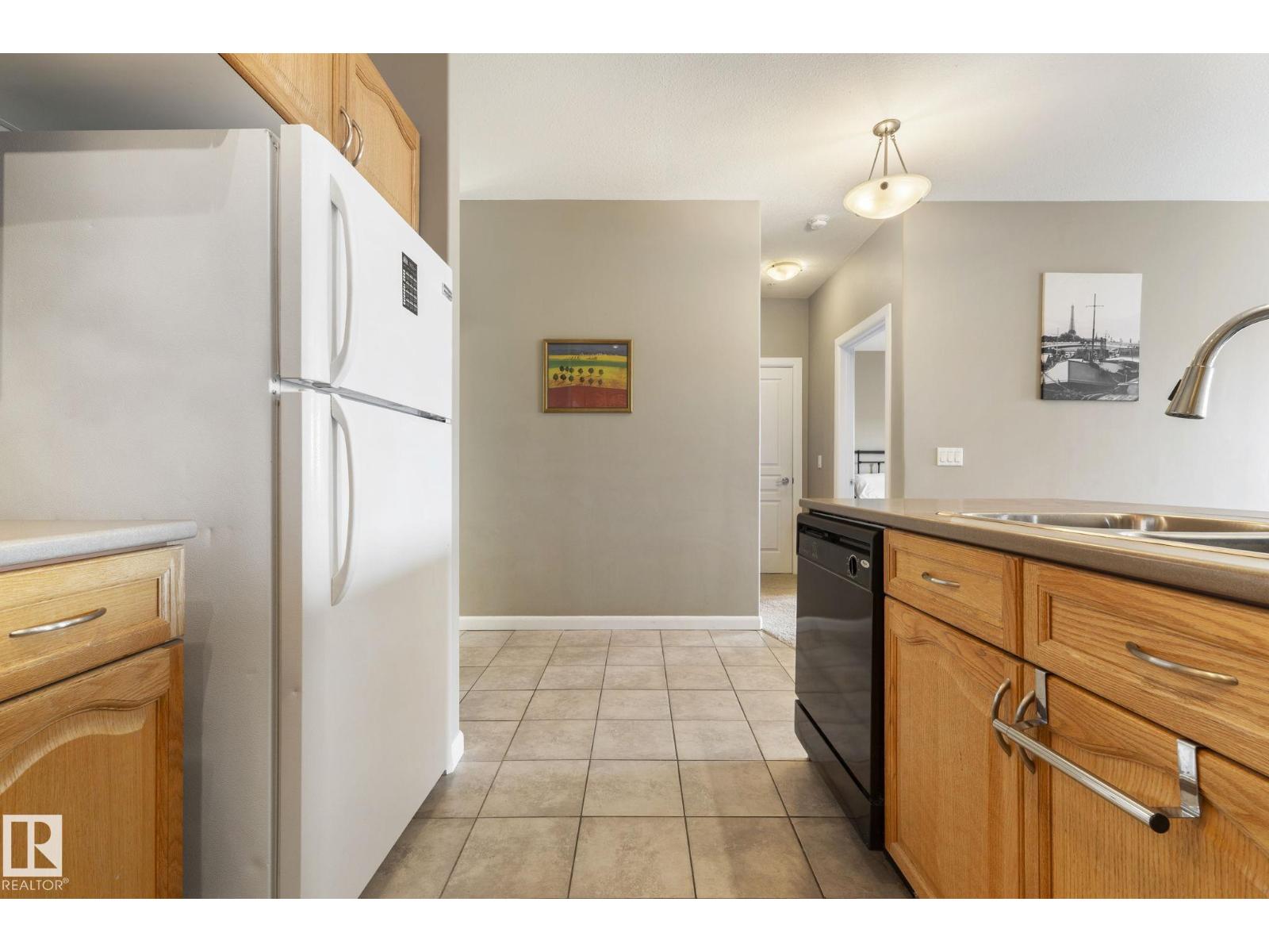 #430 160 MAGRATH RD NW - 29