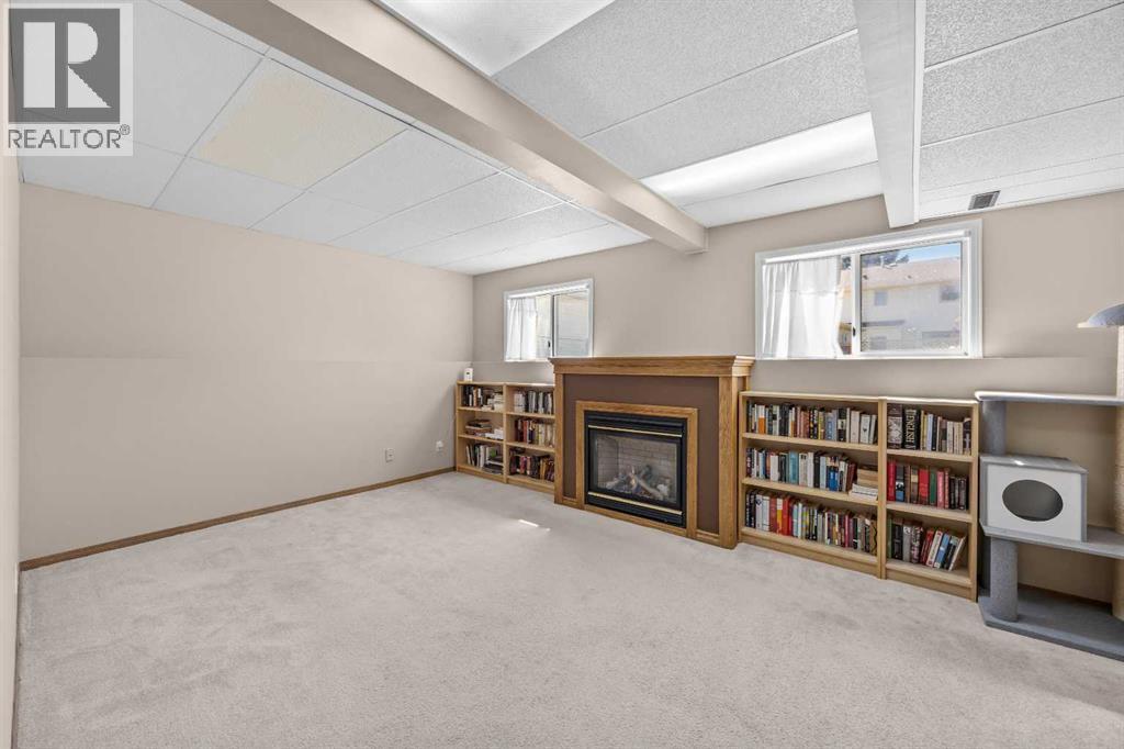 316 Coventry Close NE - 21