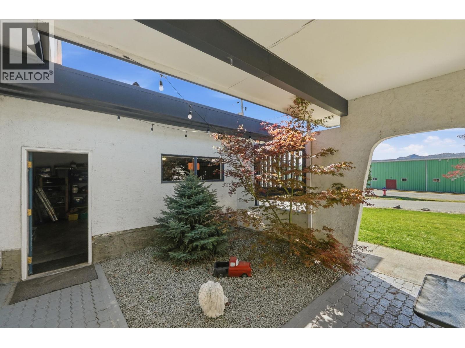 9506 Hummingbird Lane, Osoyoos