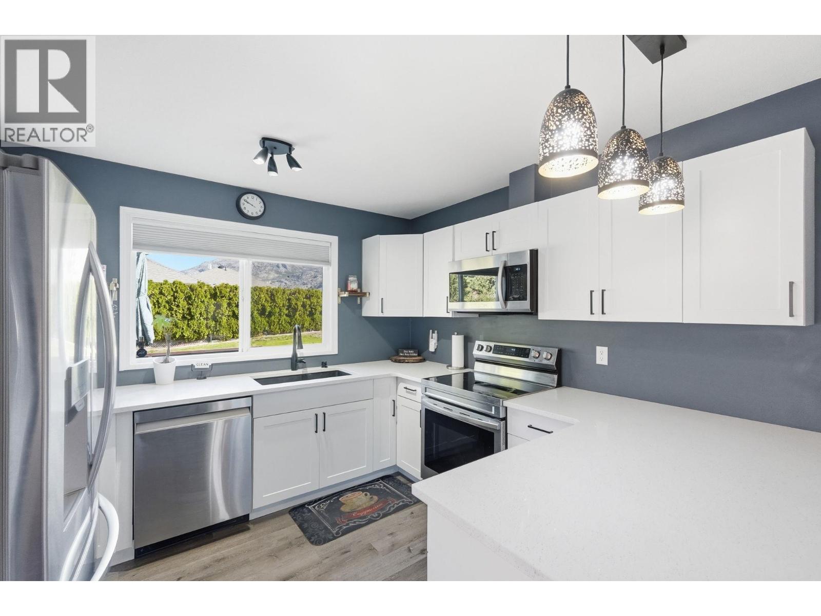 9506 Hummingbird Lane, Osoyoos