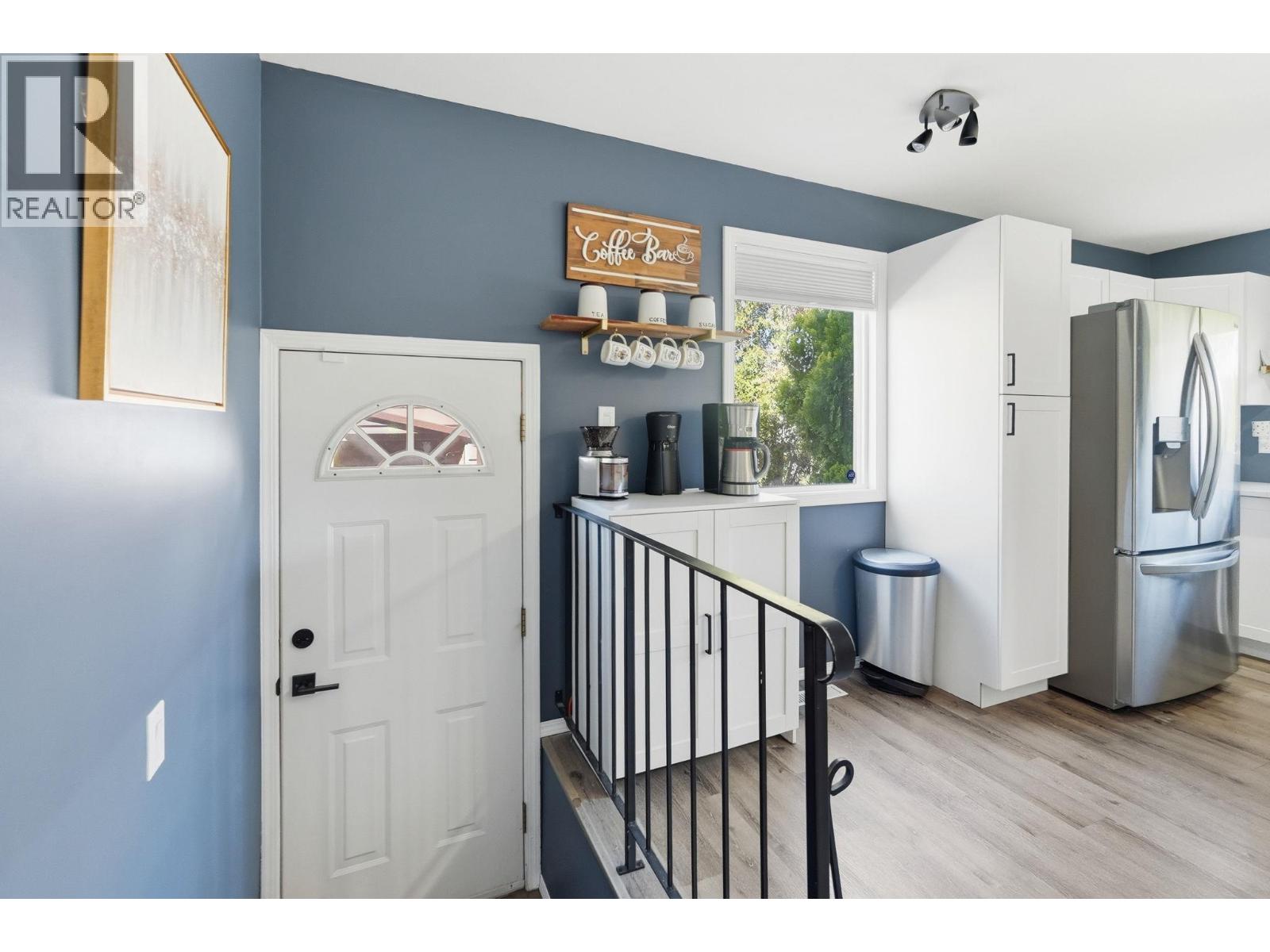9506 Hummingbird Lane, Osoyoos