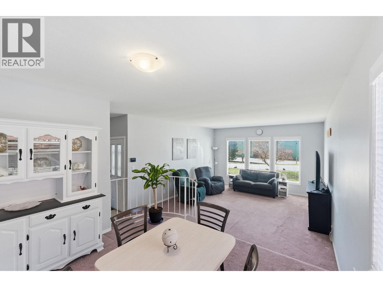 9506 Hummingbird Lane, Osoyoos