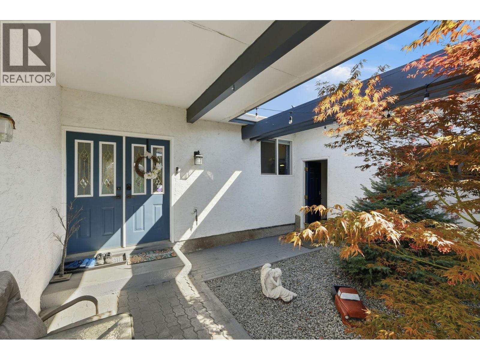 9506 Hummingbird Lane, Osoyoos