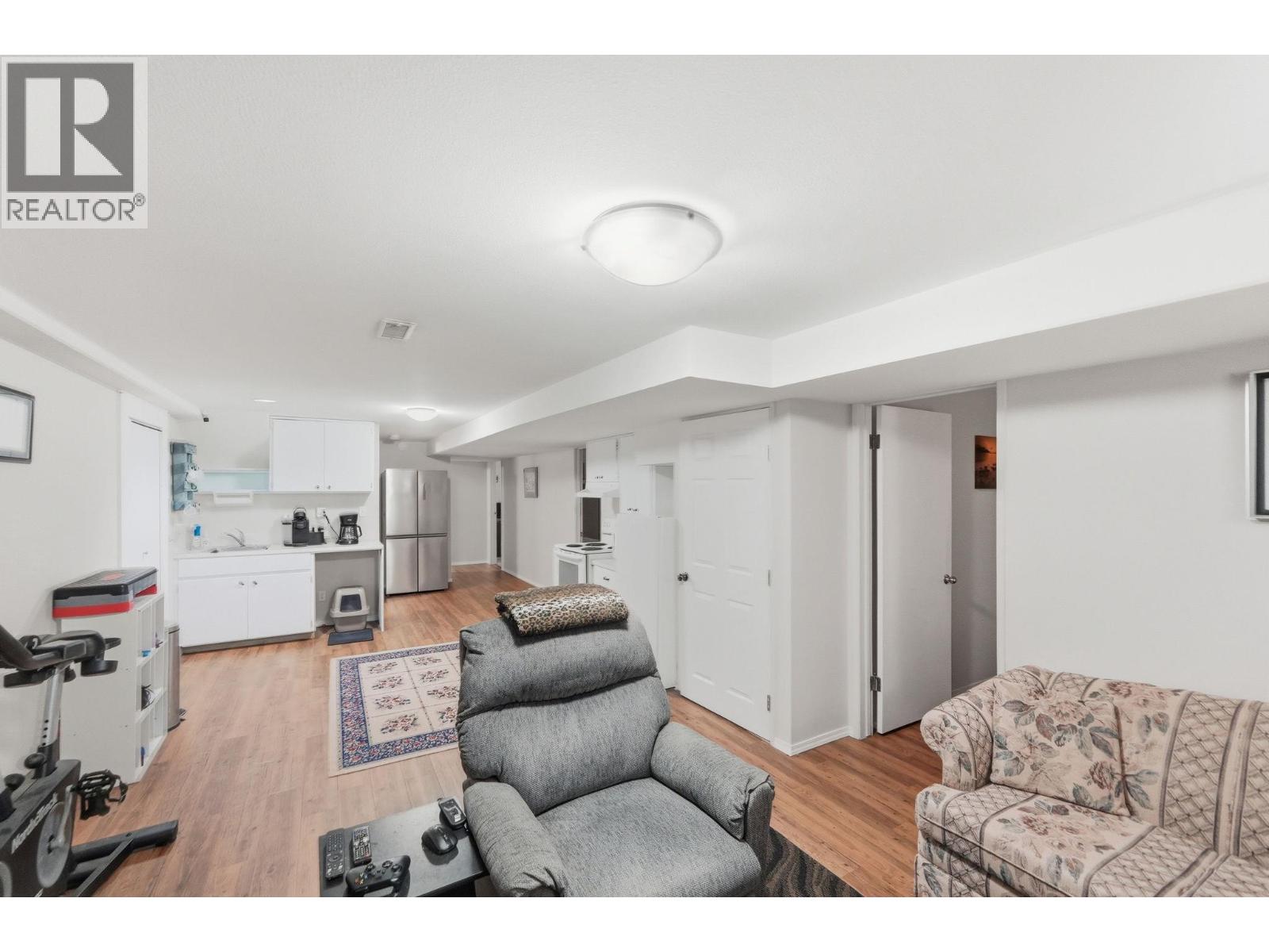 9506 Hummingbird Lane, Osoyoos