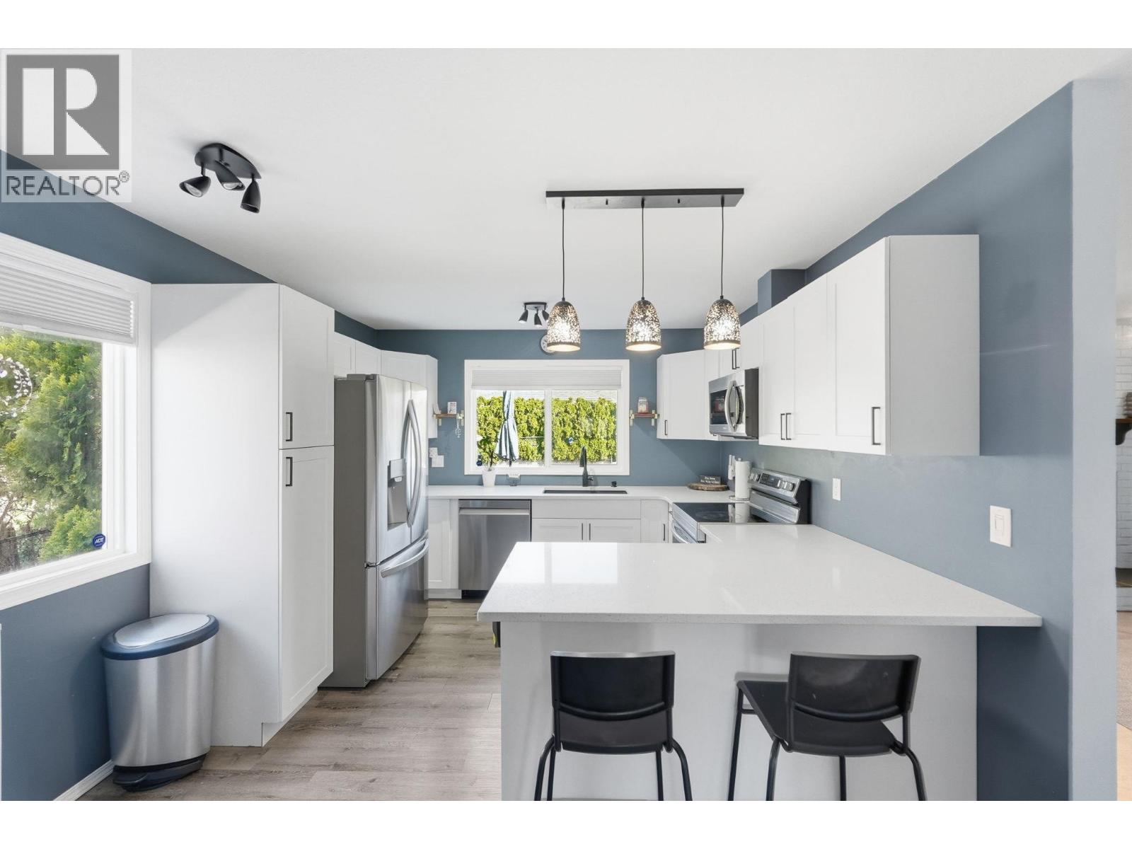 9506 Hummingbird Lane, Osoyoos