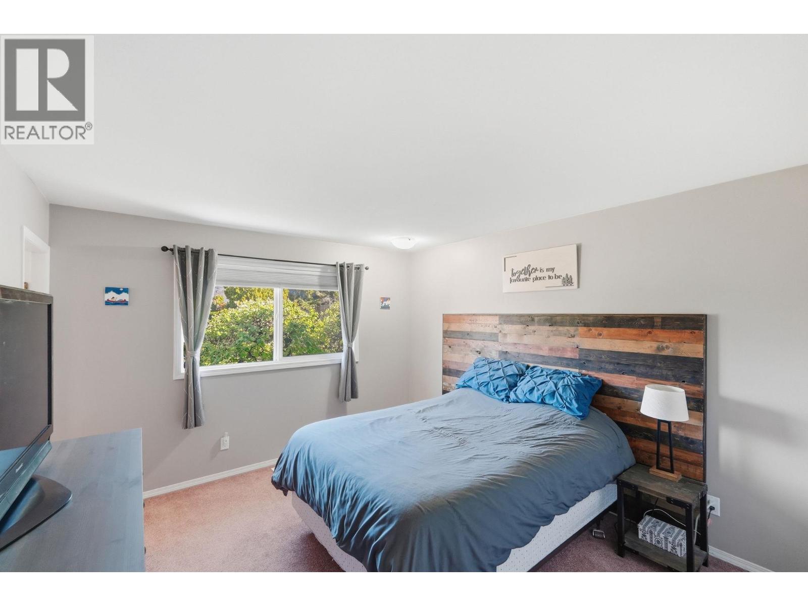 9506 Hummingbird Lane, Osoyoos
