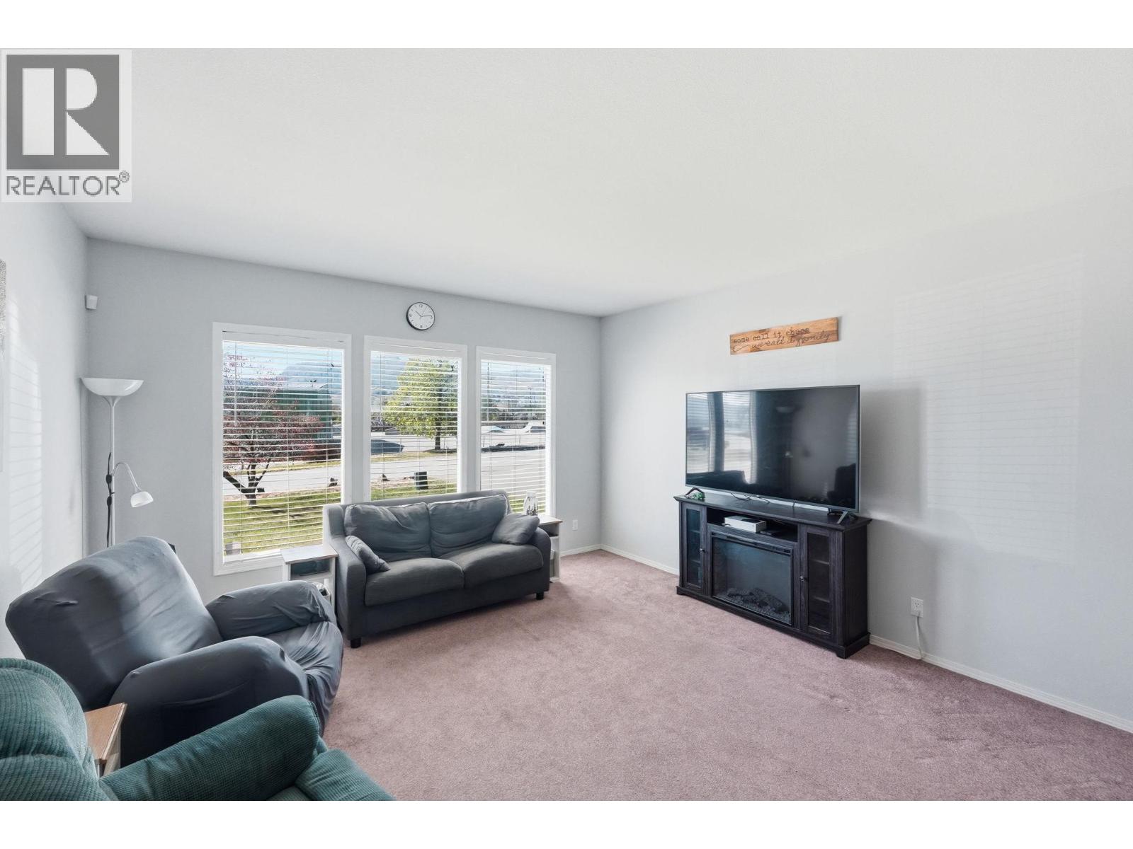 9506 Hummingbird Lane, Osoyoos