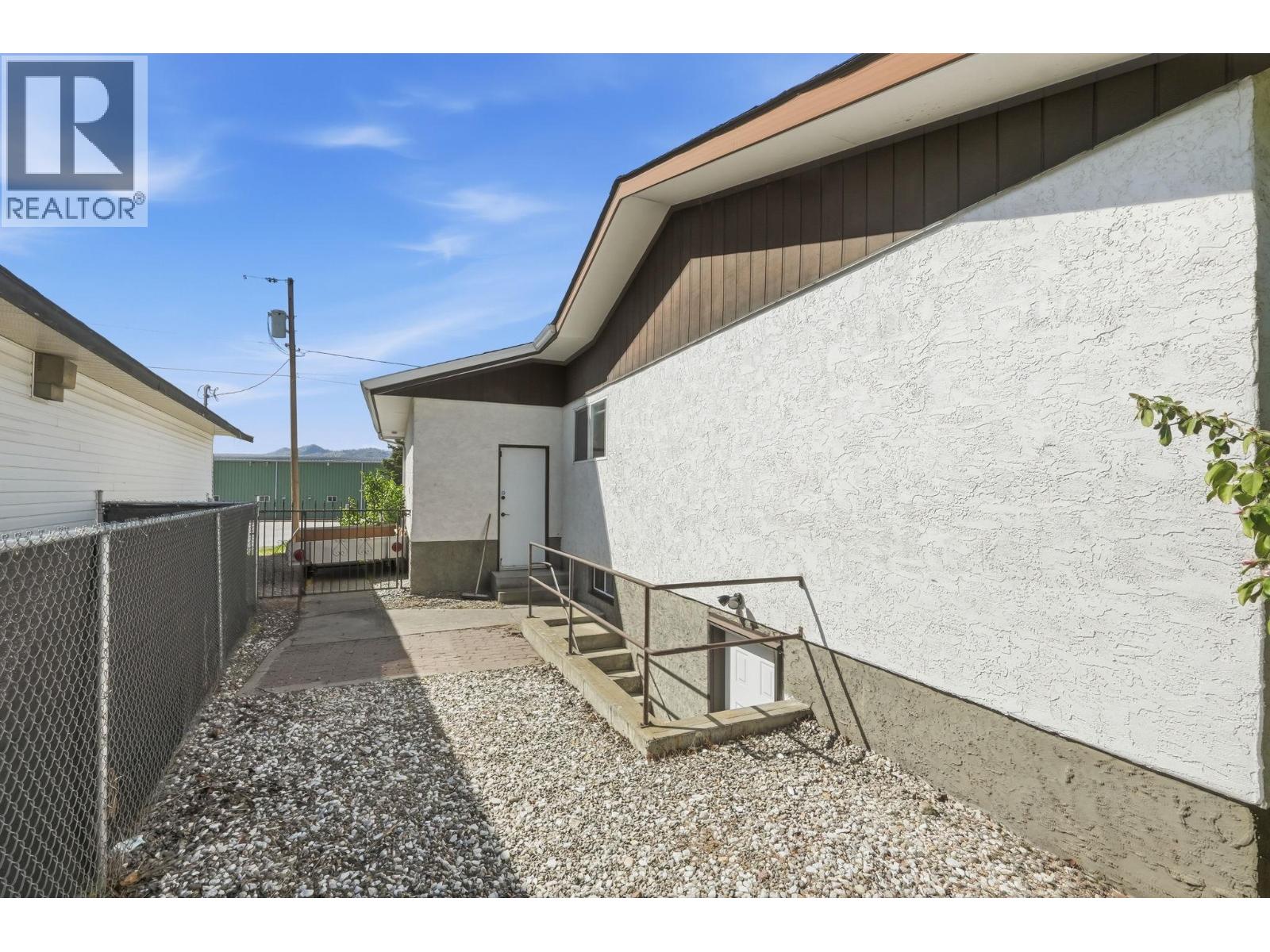 9506 Hummingbird Lane, Osoyoos