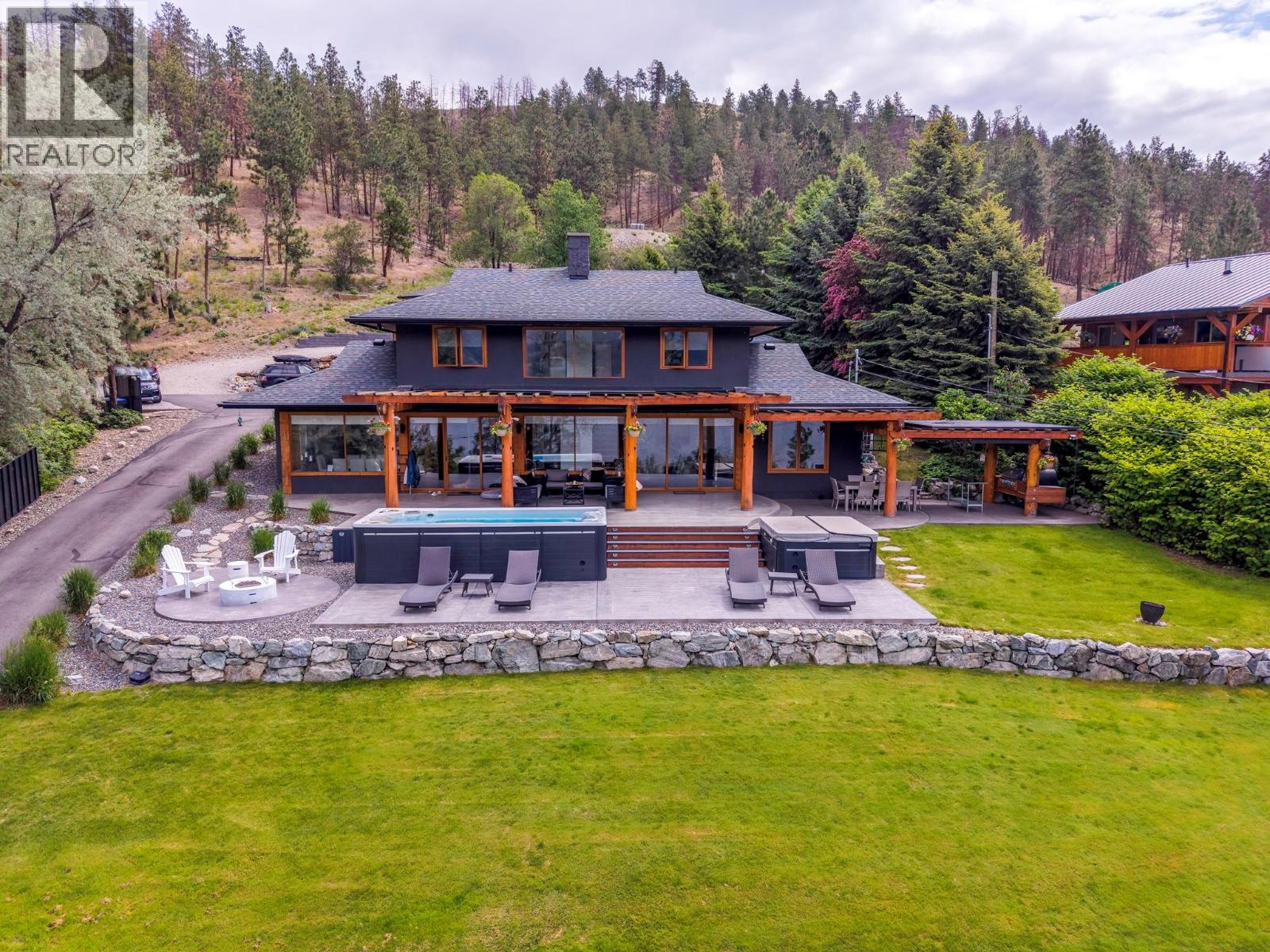 9887 Okanagan Centre Road W, Lake Country