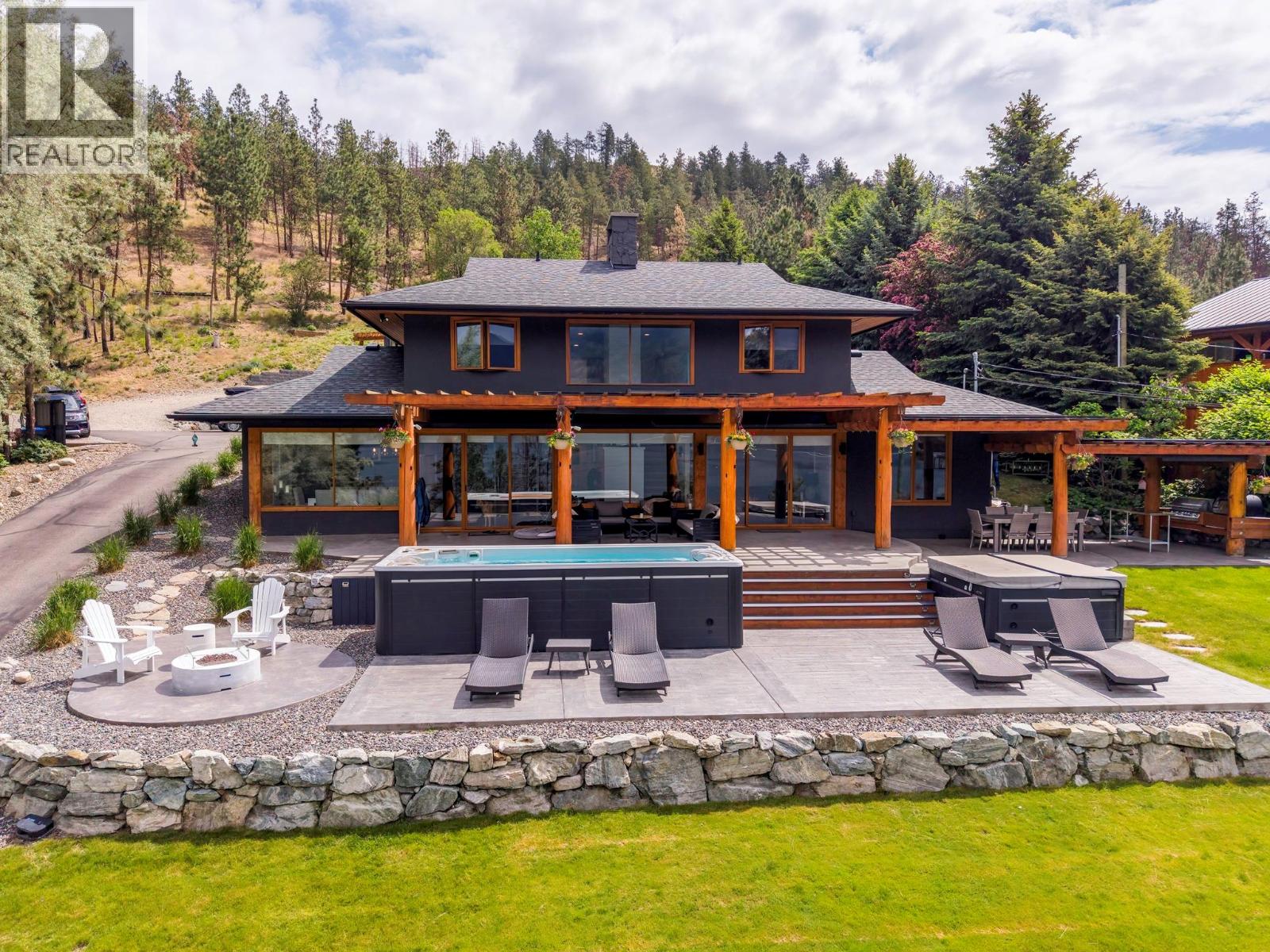9887 Okanagan Centre Road W, Lake Country