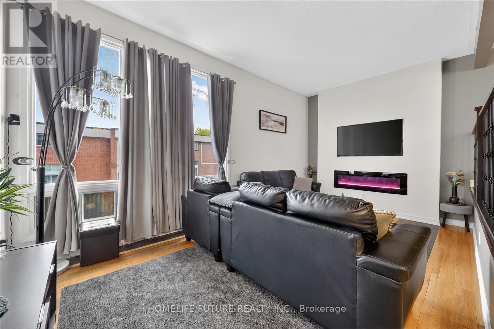 #70 38 JOHN CABOT WAY - 12